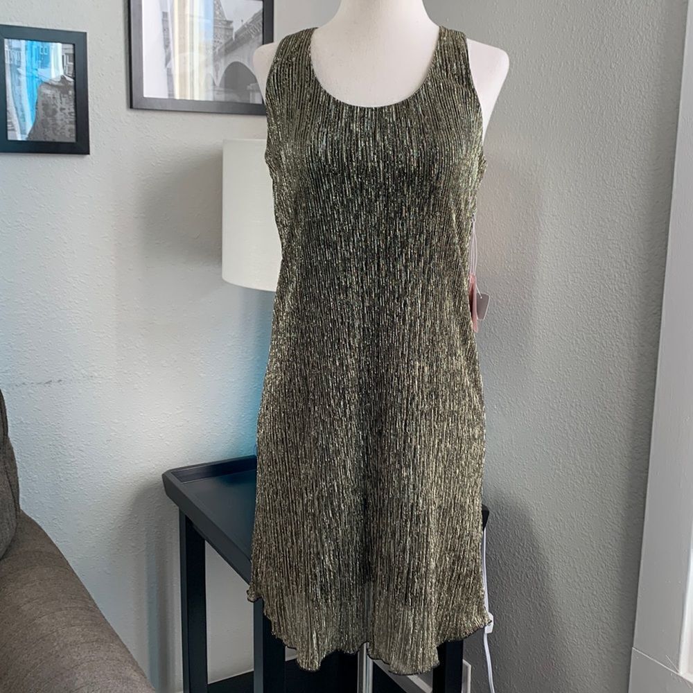 Forever21 Love21 mini dress sleeveless gold sz small